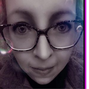 Meet your Posher, Denise